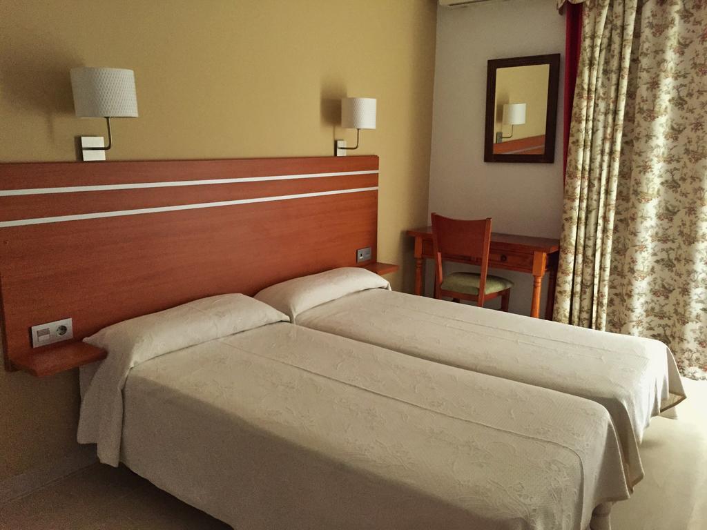 Tweepersoonskamer met 2 Aparte Bedden